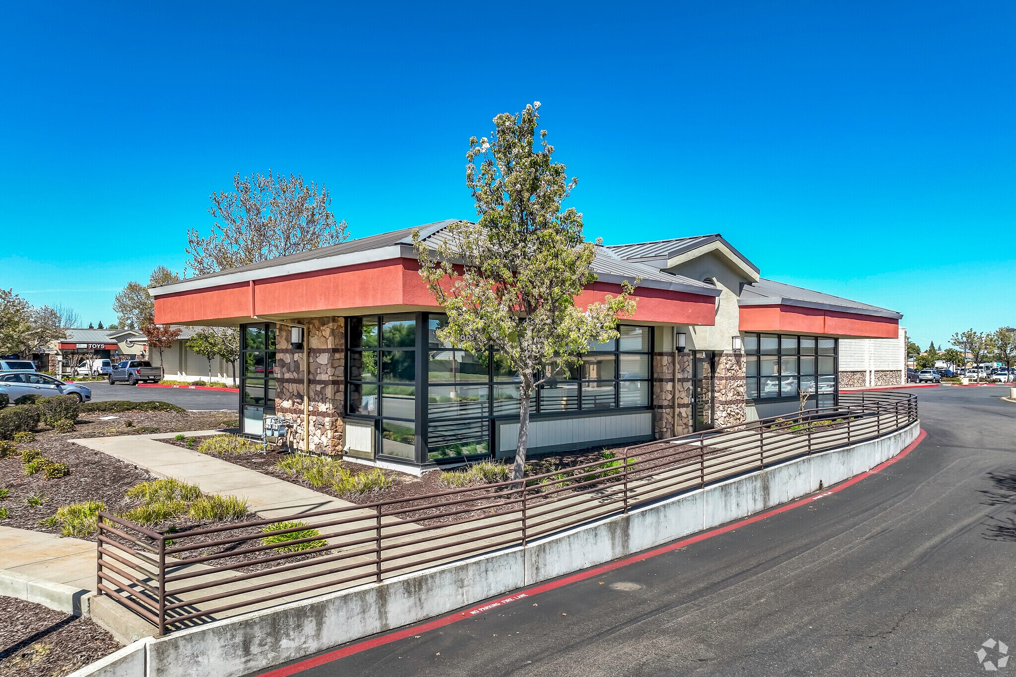 8731-8799 Auburn Folsom Rd, Granite Bay, CA à louer Photo principale– Image 1 sur 6