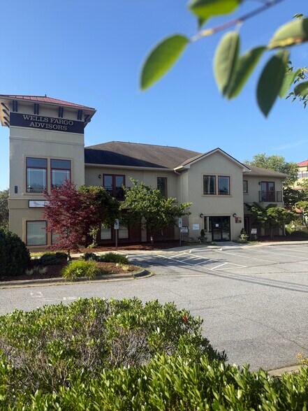 421 S Church St, Hendersonville, NC à vendre - Photo de l’immeuble – Image 2 sur 15