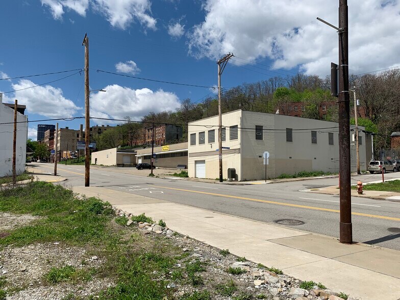 2122-2139 5th Ave, Pittsburgh, PA à louer - Photo de l’immeuble – Image 3 sur 10