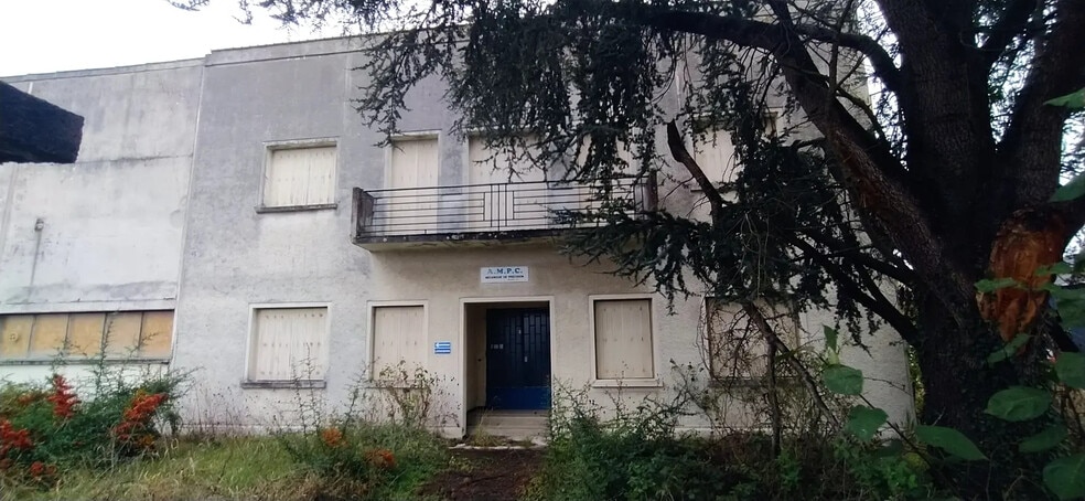Local d'activités dans Châtellerault à vendre - Photo de l’immeuble – Image 3 sur 3