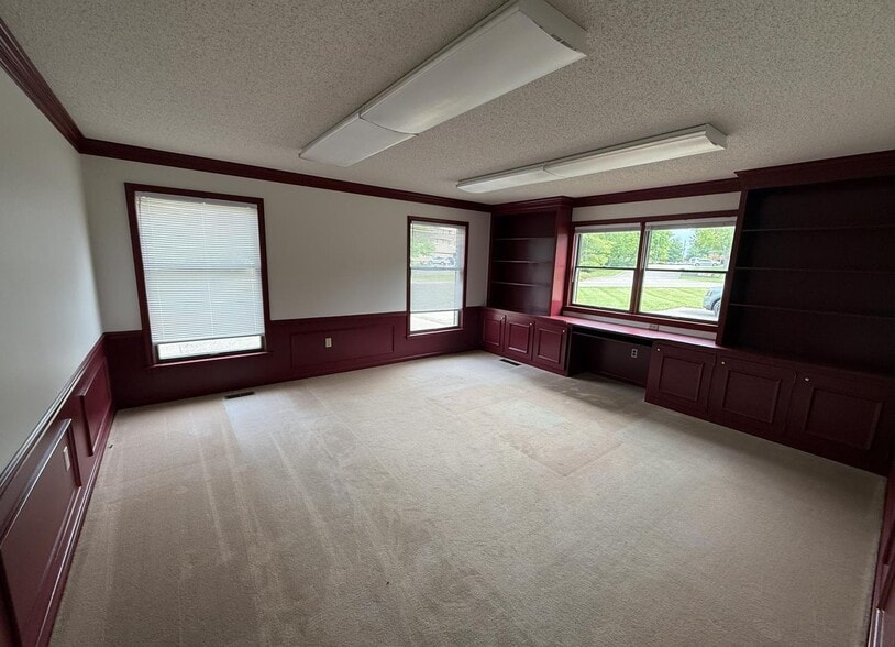 600 Barrett Blvd, Henderson, KY à vendre - Photo intérieure – Image 3 sur 5