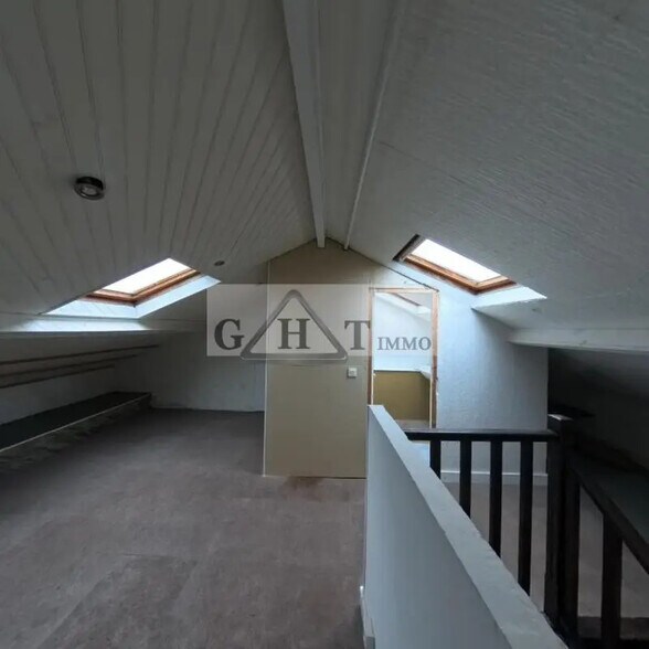 Bureau dans Maisons-Alfort à vendre - Photo de l’immeuble – Image 2 sur 12