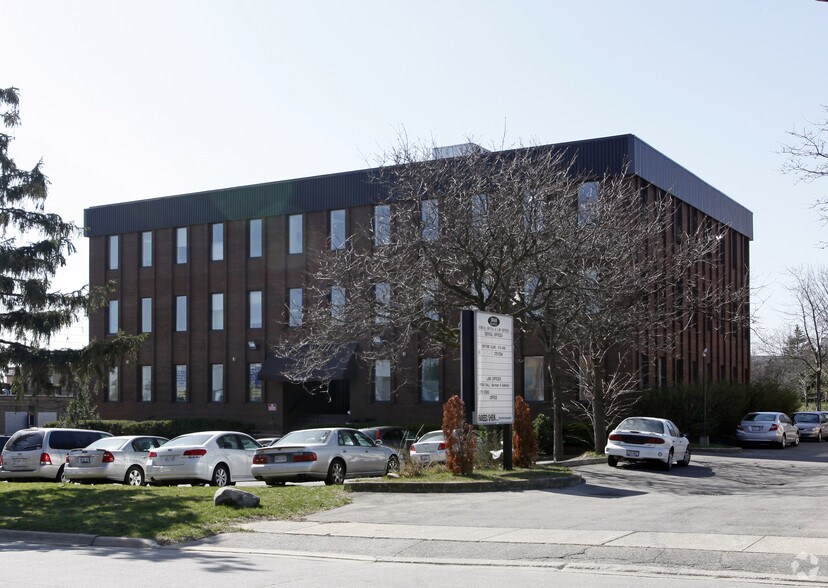 3034 Palstan Rd, Mississauga, ON à louer - Photo de l’immeuble – Image 2 sur 2