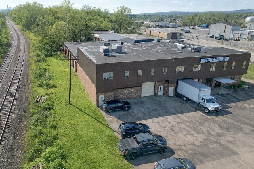 1 Victor Way, Sharon, PA à vendre - Photo de l’immeuble – Image 3 sur 39