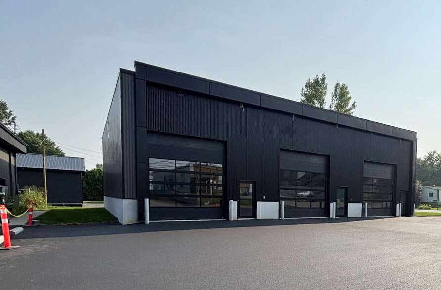 Local commercial dans Saint-thomas, QC à louer - Photo de l’immeuble – Image 1 sur 1