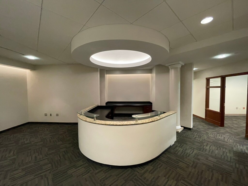 3401 College Blvd, Leawood, KS à louer Photo de l’immeuble– Image 1 sur 11