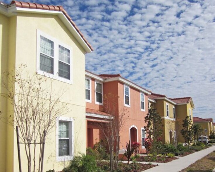 4565 Corsa Ln, Kissimmee, FL à vendre - Photo de l’immeuble – Image 3 sur 11