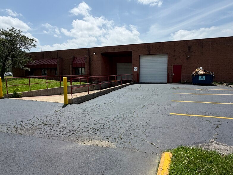 130 W Armory Dr, South Holland, IL à vendre - Photo de l’immeuble – Image 2 sur 6
