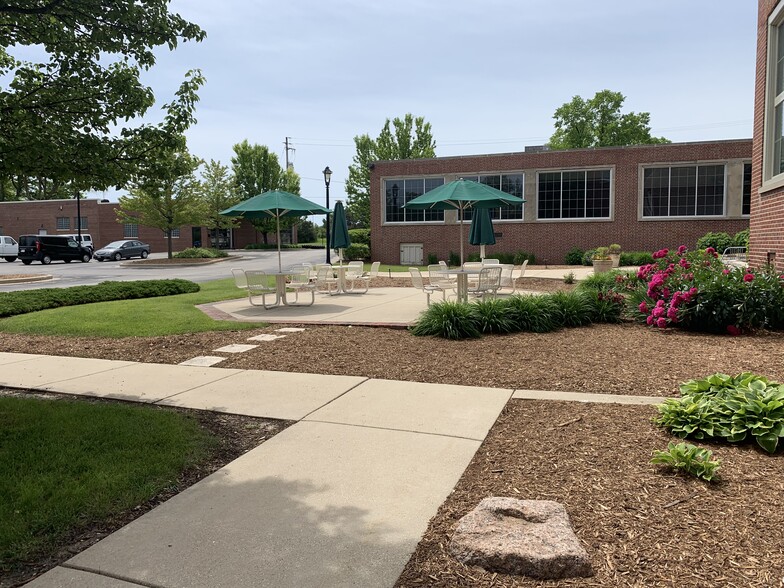 4650 N Port Washington Rd, Glendale, WI à louer - Photo de l’immeuble – Image 3 sur 4