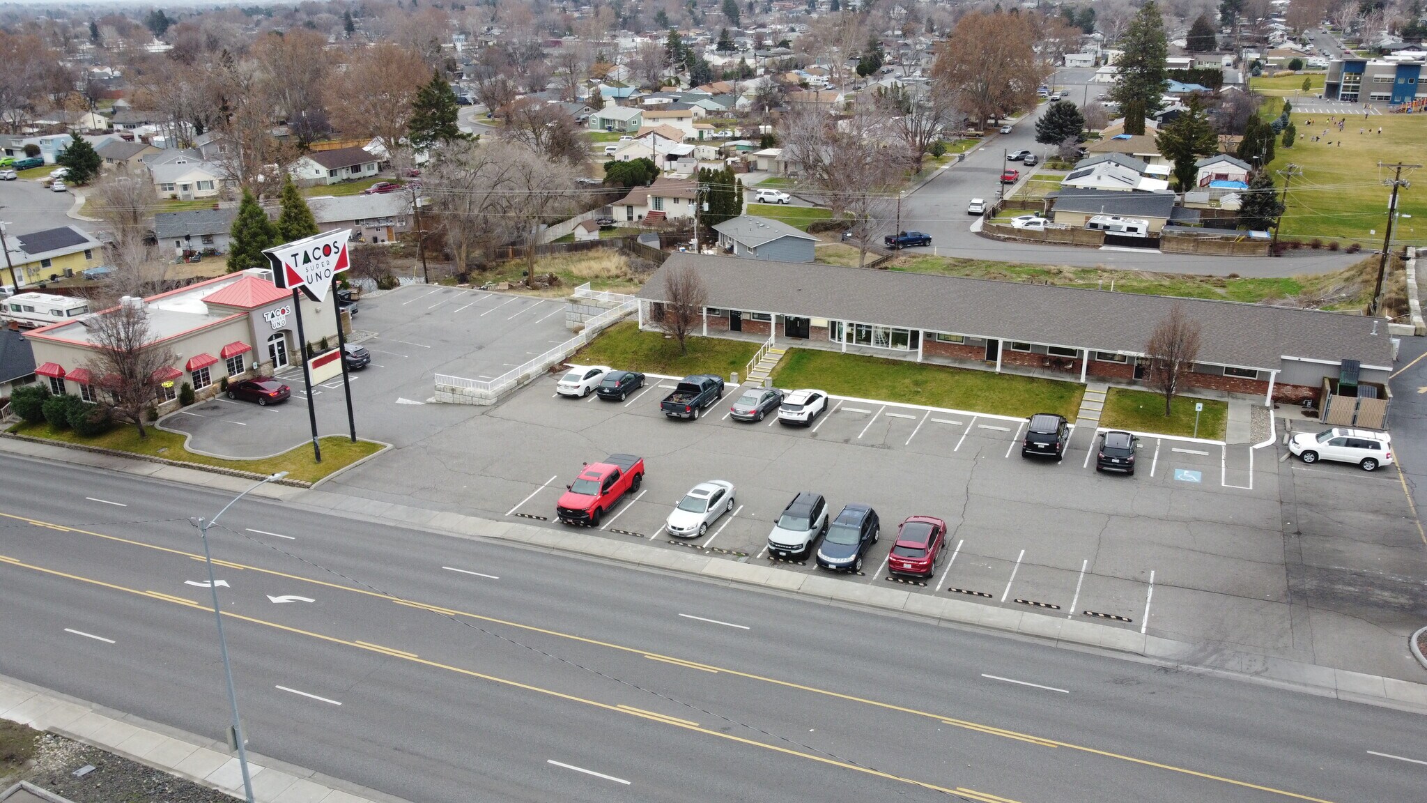 2417 W Kennewick Ave, Kennewick, WA à vendre Photo de l’immeuble– Image 1 sur 13