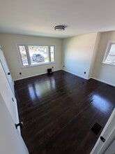 45280 Cass Ave, Utica, MI à louer Photo intérieure– Image 1 sur 2