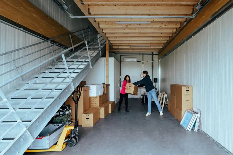 Local d’activités dans Niort à louer - Photo de l’immeuble – Image 2 sur 14