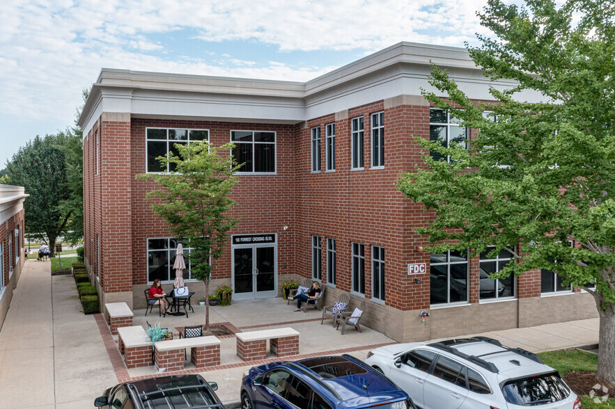 103 Forrest Crossing Blvd, Franklin, TN à louer - Photo de l’immeuble – Image 3 sur 4