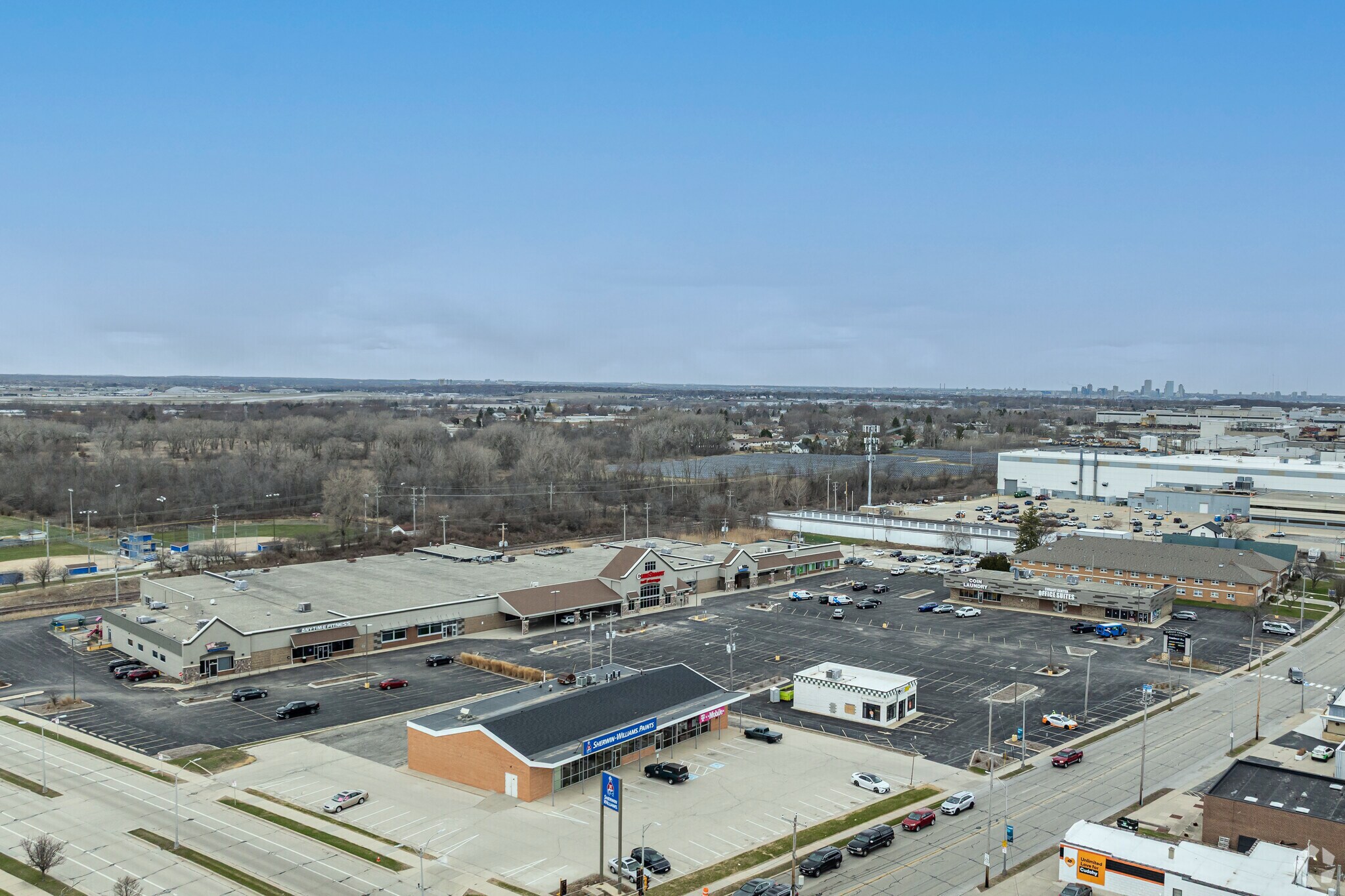 5801-5885 S Packard Ave, Cudahy, WI à louer Photo principale– Image 1 sur 10