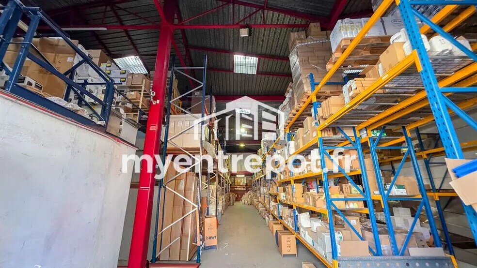 Local d’activités dans Marseille à louer - Photo de l’immeuble – Image 2 sur 7