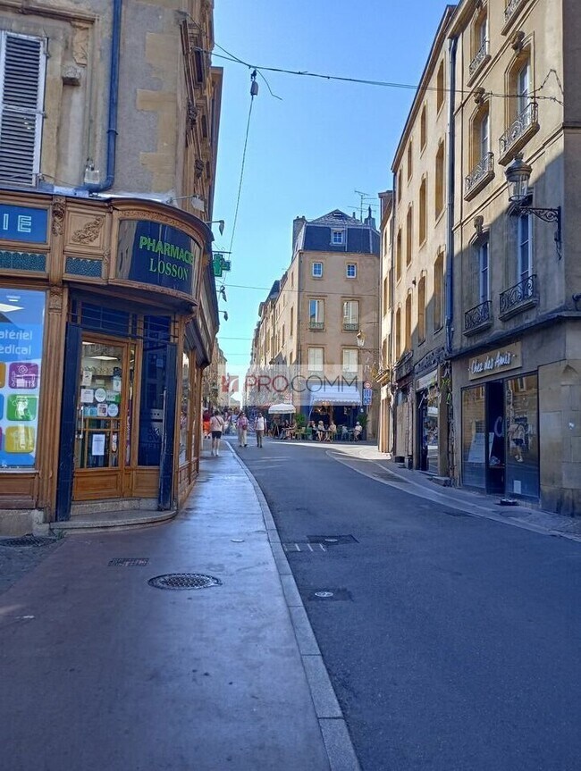 Plus de détails pour Local commercial à vendre