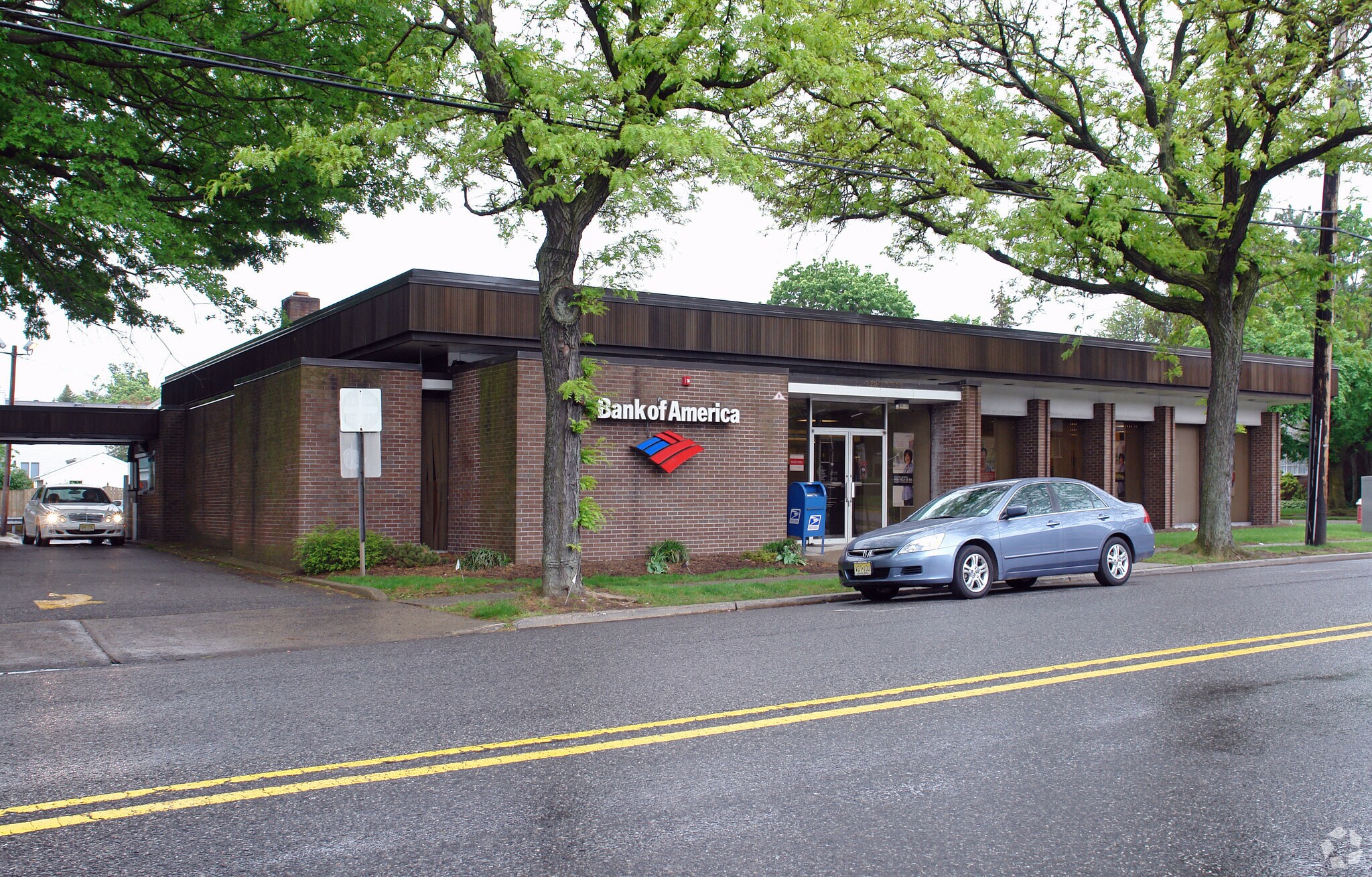 152 Boulevard, Hasbrouck Heights, NJ à louer Photo principale– Image 1 sur 3