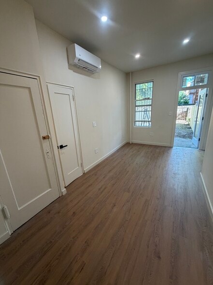 159 Nassau Ave, Brooklyn, NY à louer - Photo de l’immeuble – Image 3 sur 6