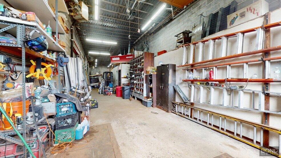 133-07 120th Ave, South Ozone Park, NY à vendre - Photo de l’immeuble – Image 3 sur 9