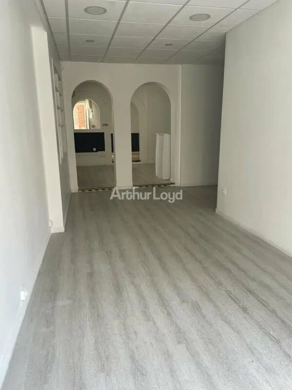 Plus de détails pour Local commercial à louer