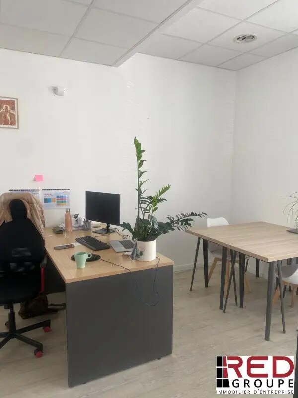 Plus de détails pour Local d'activités à louer