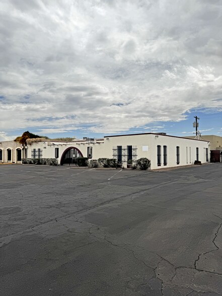 2935 W Clarendon Ave, Phoenix, AZ à vendre - Photo de l’immeuble – Image 1 sur 11