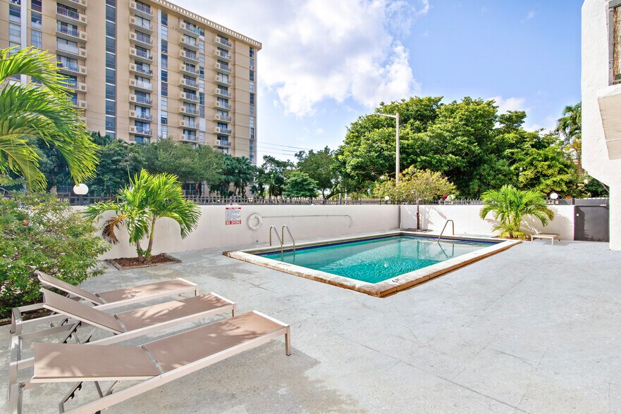2345 NE 135th St, Miami, FL à vendre - Autre – Image 3 sur 16