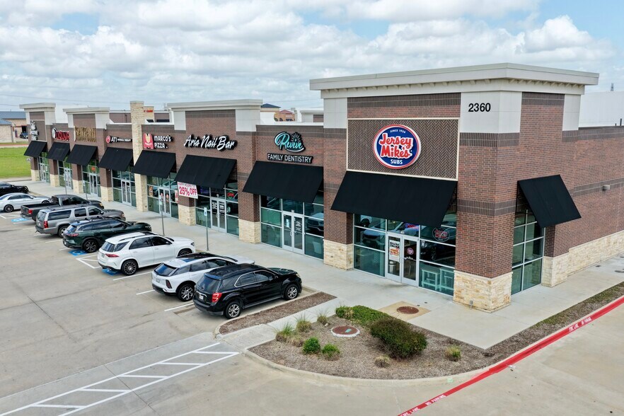 2360 W Camp Wisdom Rd, Grand Prairie, TX à louer - Photo de l’immeuble – Image 2 sur 6