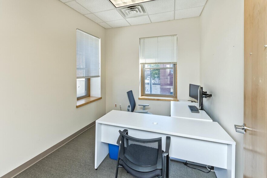 56 College St, Asheville, NC à louer - Photo de l’immeuble – Image 3 sur 32