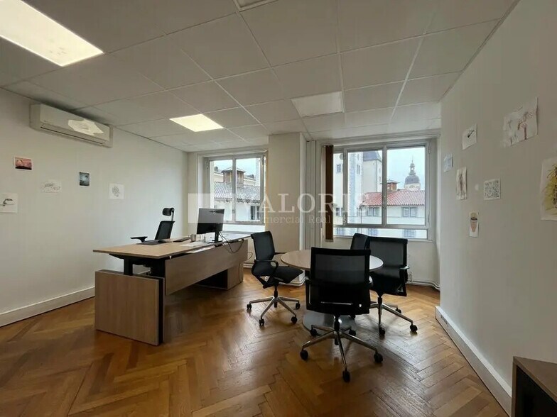 Bureau dans Lyon à louer - Photo de l’immeuble – Image 3 sur 6