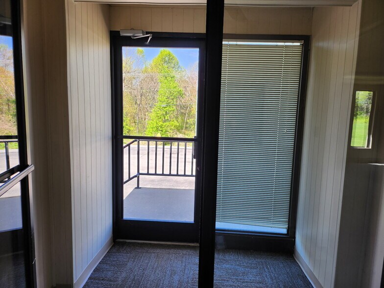 351 Moss Dr, Clinton, KY à vendre - Hall d’entrée – Image 3 sur 29