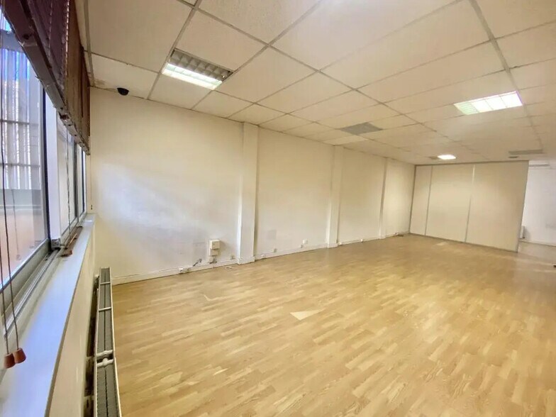 Bureau dans Courbevoie à louer - Photo de l’immeuble – Image 2 sur 7