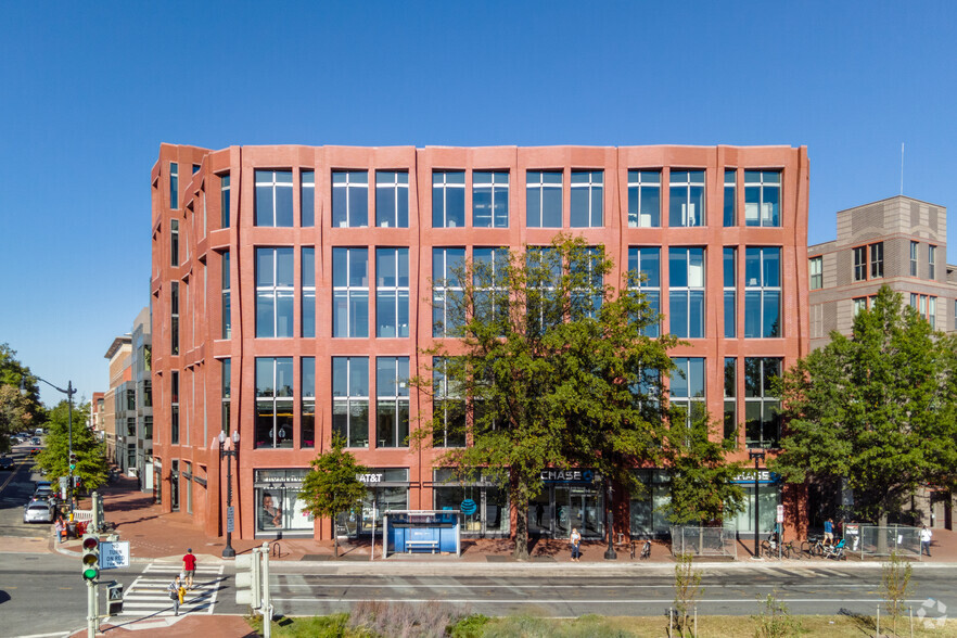 700 Pennsylvania Ave SE, Washington, DC à louer - Photo de l’immeuble – Image 3 sur 12