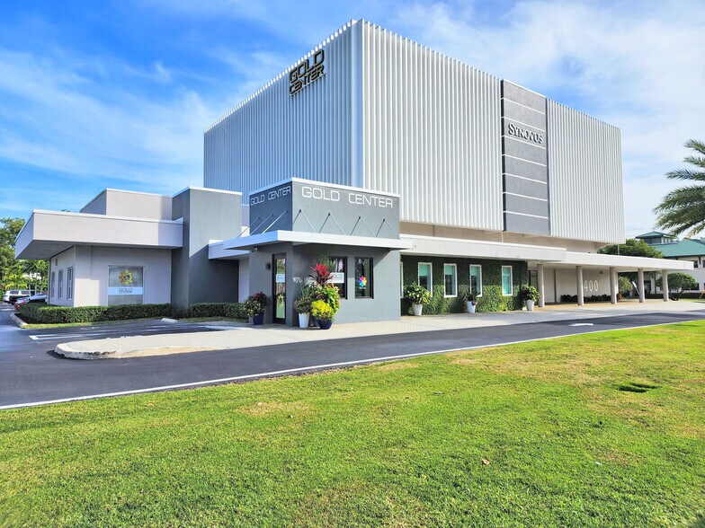 2400 Tamiami Trl N, Naples, FL à louer - Photo de l’immeuble – Image 3 sur 3