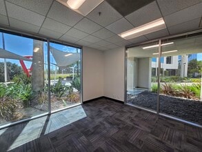 25950 Acero, Mission Viejo, CA à louer Photo intérieure– Image 2 sur 6