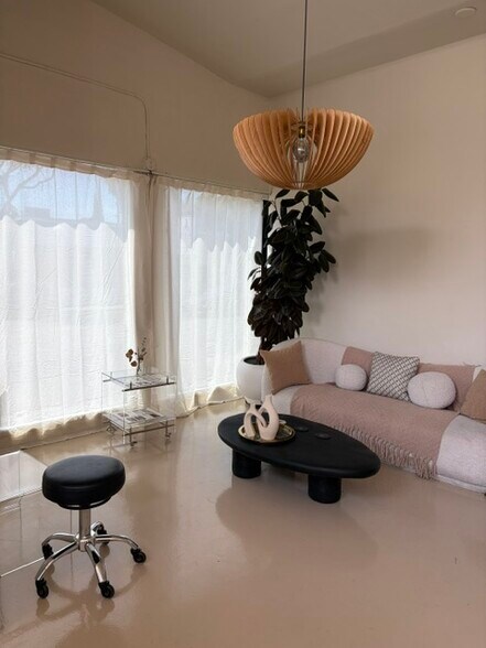 7701-7703 Santa Monica Blvd, Los Angeles, CA à louer - Photo intérieure – Image 1 sur 5