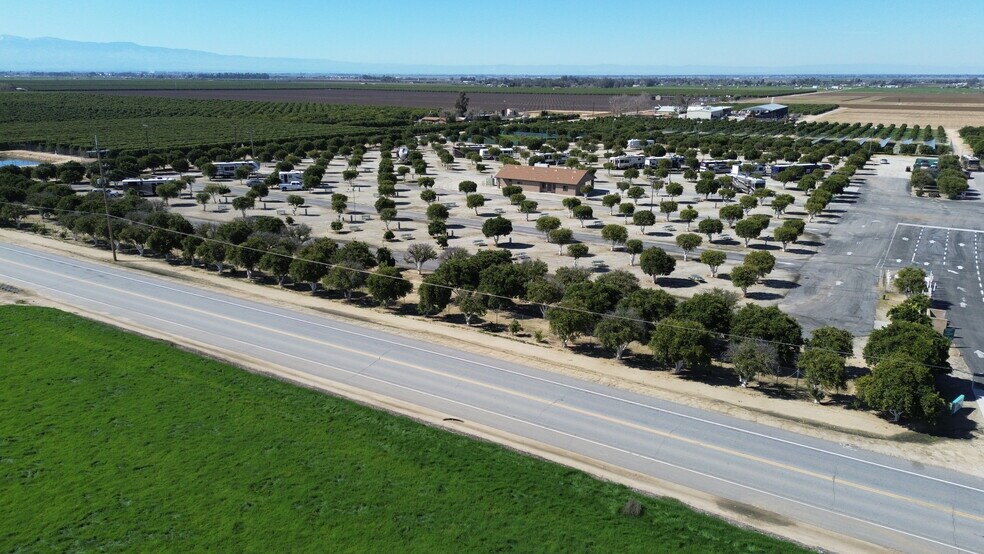 1452 S Edison Rd, Bakersfield, CA à vendre - Photo de l’immeuble – Image 3 sur 28