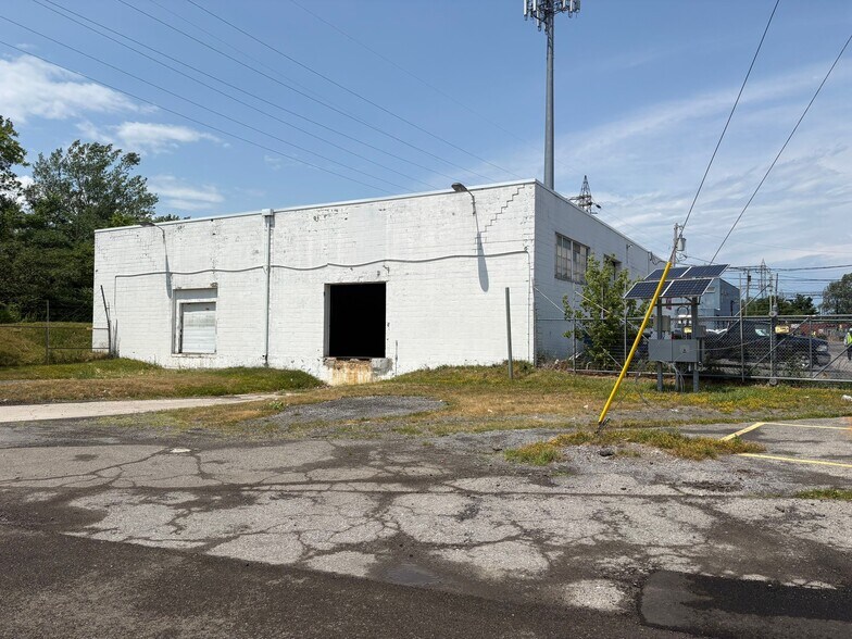 747 Walden Ave, Buffalo, NY à louer - Photo de l’immeuble – Image 2 sur 10