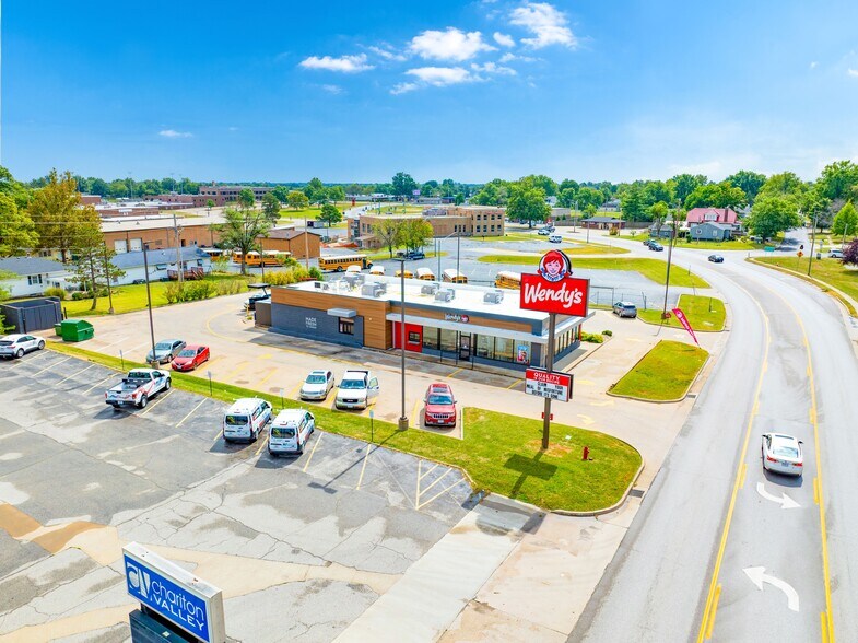 1202 N Missouri St, Macon, MO à vendre - Photo de l’immeuble – Image 2 sur 6