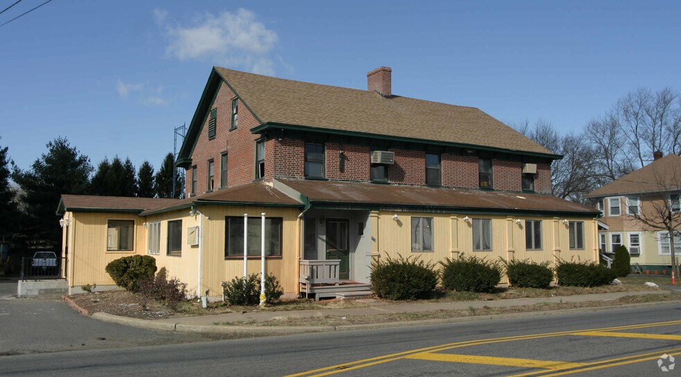 375 Georges Rd, Dayton, NJ à vendre - Photo principale – Image 1 sur 7