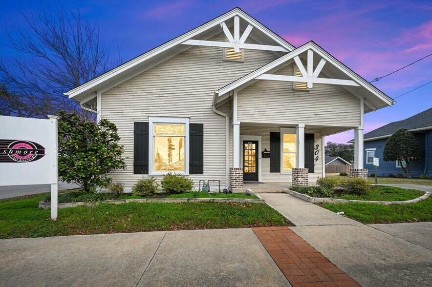 304 N San Jacinto St, Rockwall, TX à louer - Photo de l’immeuble – Image 2 sur 18
