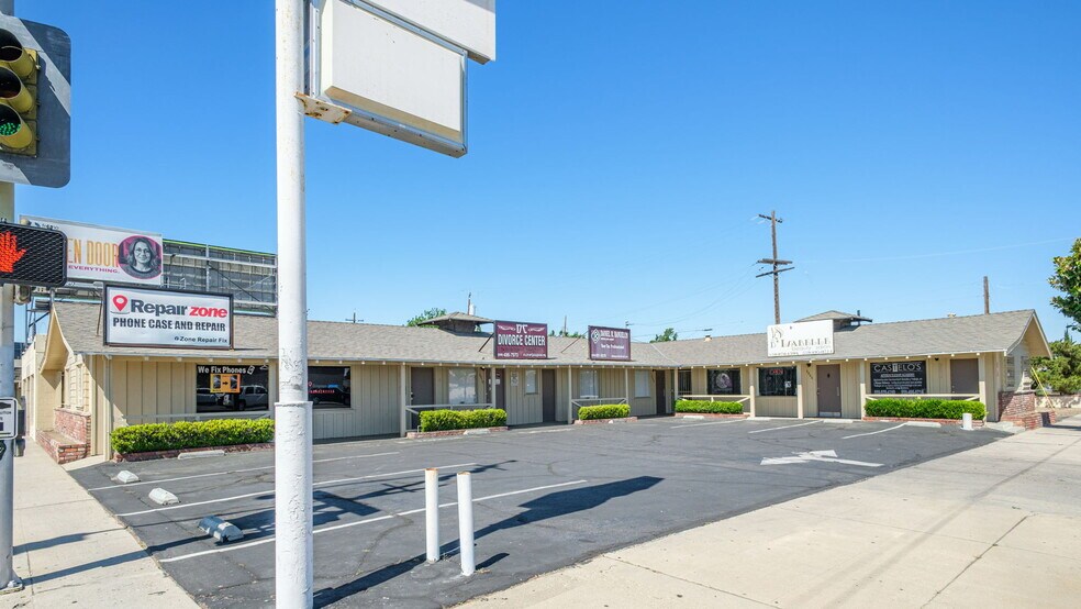 2804 N Blackstone Ave, Fresno, CA à vendre - Photo de l’immeuble – Image 1 sur 9