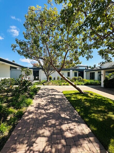 407 Potter St, Fallbrook, CA à louer - Photo de l’immeuble – Image 3 sur 6