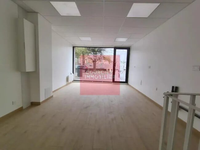 Plus de détails pour 5 Rue De La République, Saint-Rémy-lès-Chevreuse - Bureau à vendre