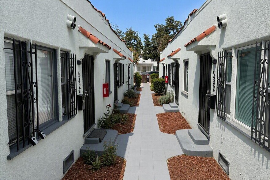 536 W 48th St, Los Angeles, CA à vendre - Photo de l’immeuble – Image 3 sur 14