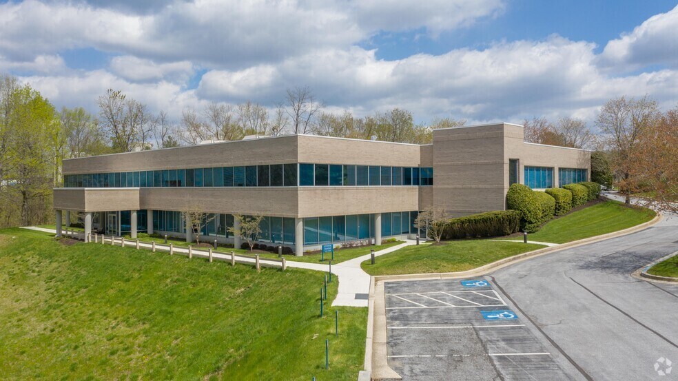 34 Loveton Cir, Sparks, MD à louer - Photo principale – Image 1 sur 8