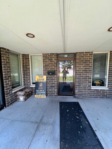 1371-1375 Wilhelm Rd, Mundelein, IL à louer - Photo de l’immeuble – Image 1 sur 21