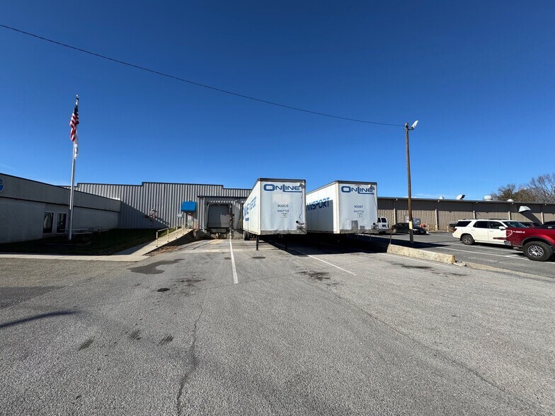 320 Newbern Rd, Dublin, VA à vendre - Photo principale – Image 1 sur 16