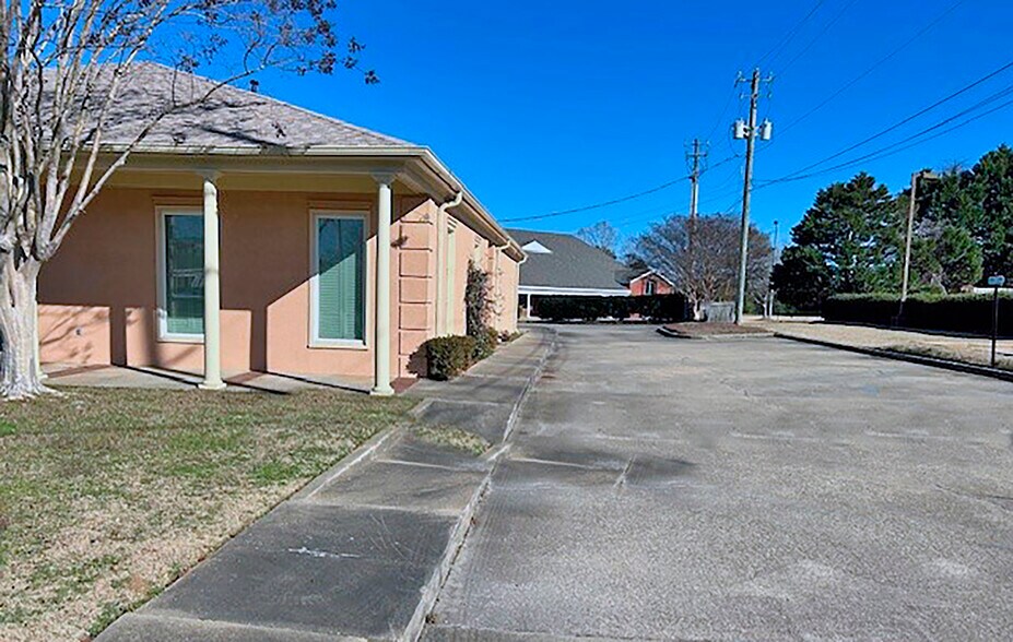 316 St Lukes Dr, Montgomery, AL à vendre - Photo de l’immeuble – Image 2 sur 16