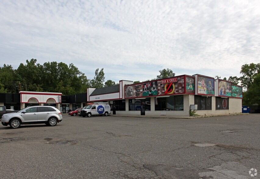 31222-31370 Ecorse Rd, Romulus, MI à louer - Photo de l’immeuble – Image 2 sur 7